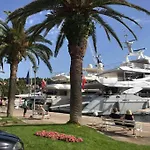 Lägenhet Lovely Split Level With Sea View, Pool, Free Parking And Wifi *