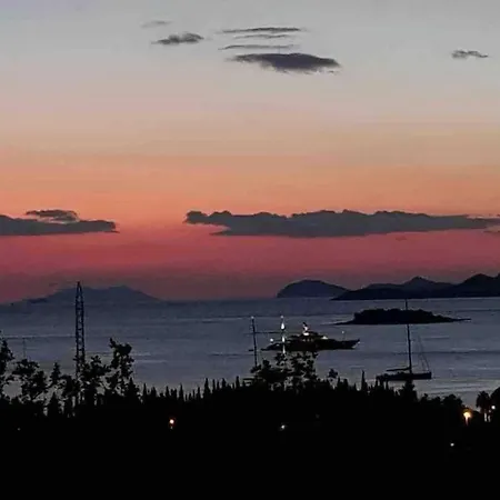 Appartement Lovely Split Level With Sea View, Pool, Free Parking And Wifi Cavtat