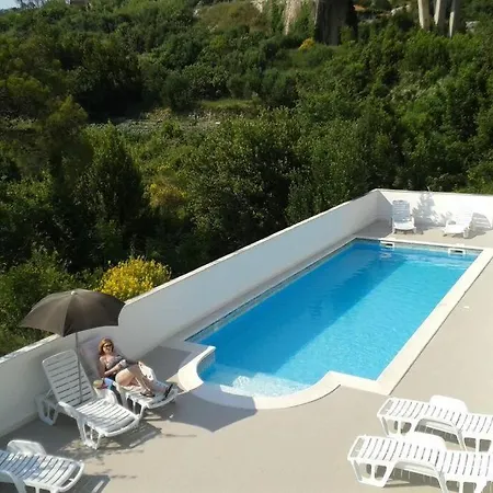 Lovely Split Level With Sea View, Pool, Free Parking And Wifi *