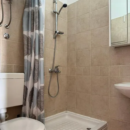 Lovely Split Level With Sea View, Pool, Free Parking And Wifi