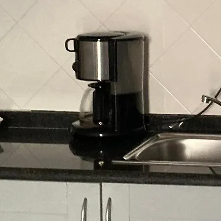 Lovely Split Level With Sea View, Pool, Free Parking And Wifi Apartamento *