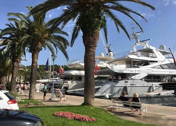 아파트 Lovely Split Level With Sea View, Pool, Free Parking And Wifi *