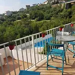 Lovely Split Level With Sea View, Pool, Free Parking And Wifi Cavtat