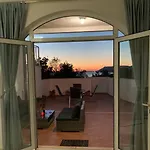 Appartamento Lovely Split Level With Sea View, Pool, Free Parking And Wifi Cavtat