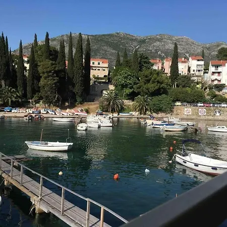 Apartament Lovely Split Level With Sea View, Pool, Free Parking And Wifi