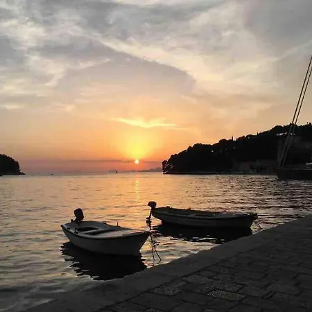 公寓 Lovely Split Level With Sea View, Pool, Free Parking And Wifi *