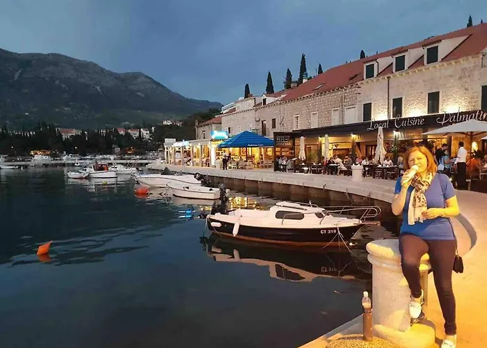 Lovely Split Level With Sea View, Pool, Free Parking And Wifi Apartament *